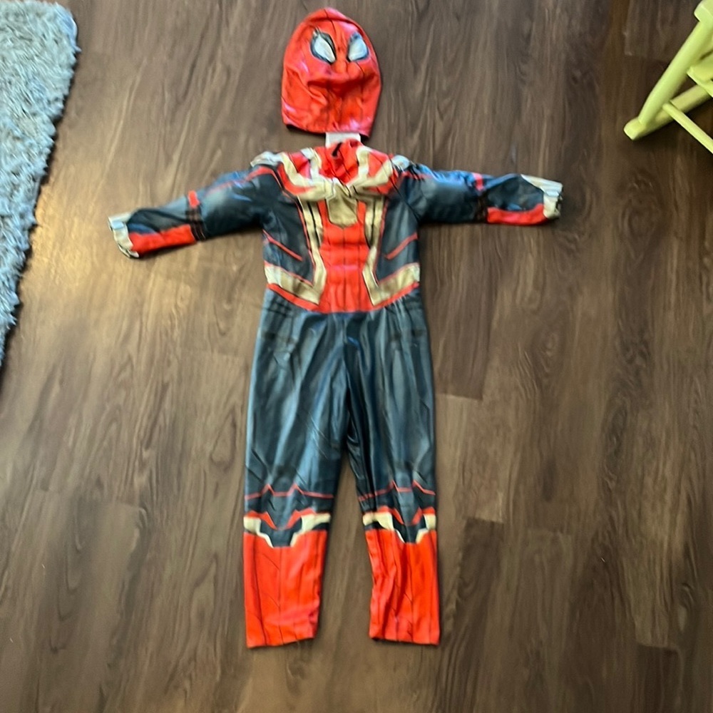 Disney Marvel  Spider-Man Superhero costume -Worn once Size Youth 5-6